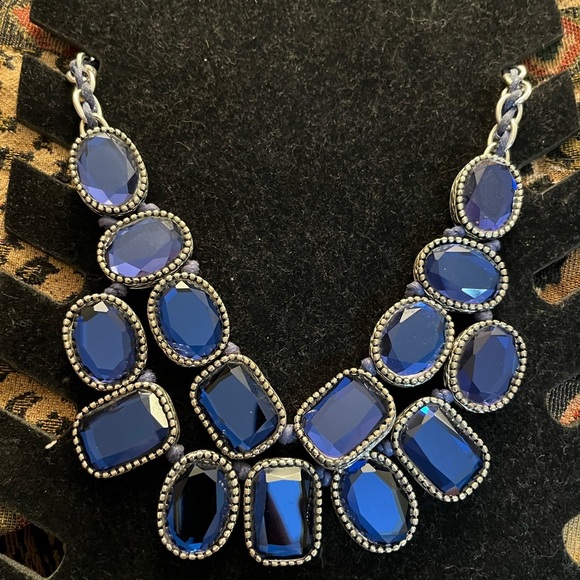 St.Thomas blue sapphire & silver beaded necklace may have matching elastic ring - Picture 2 of 9